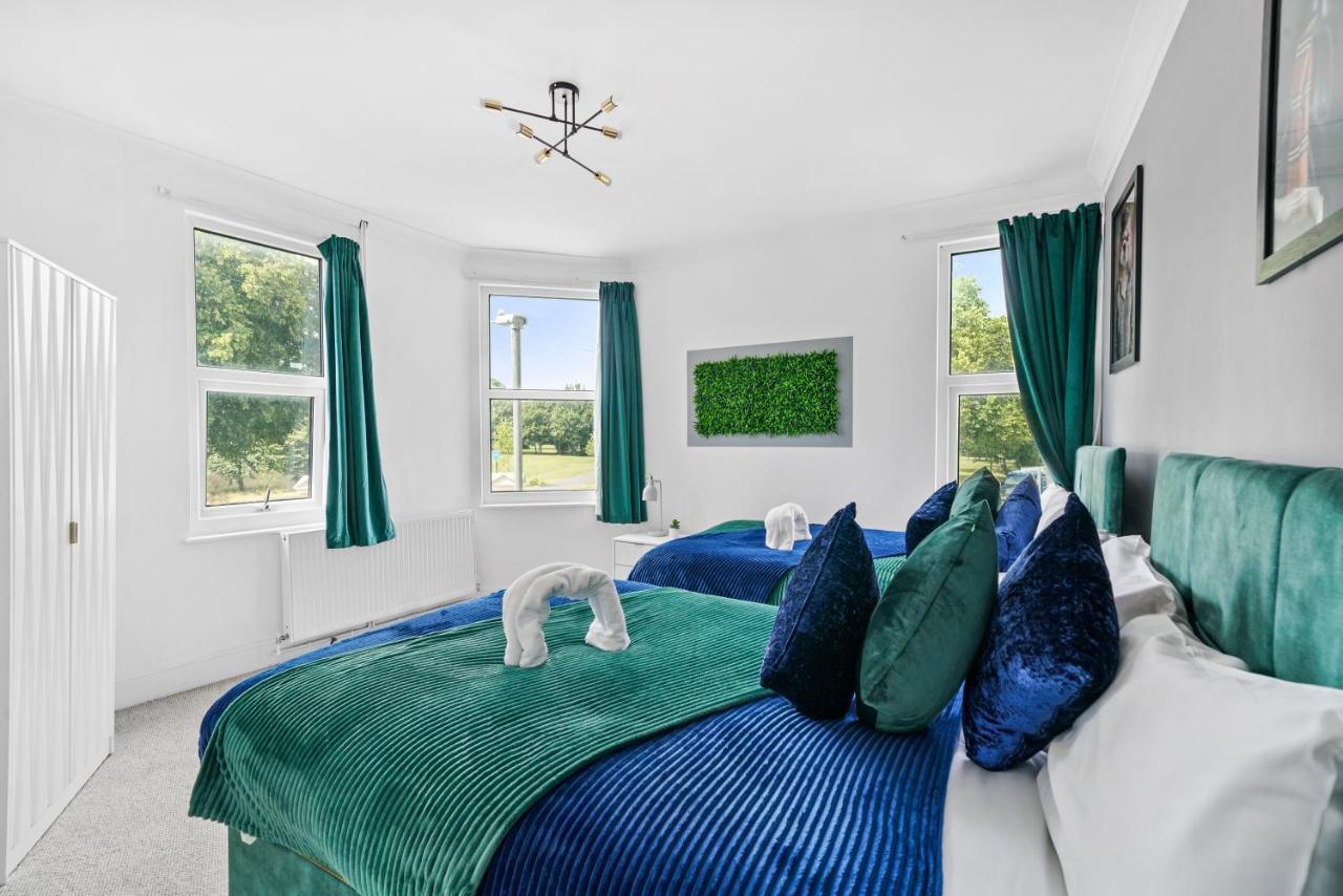 The Emerald Gem - Overlooking The Park Apartamento Bristol Exterior foto