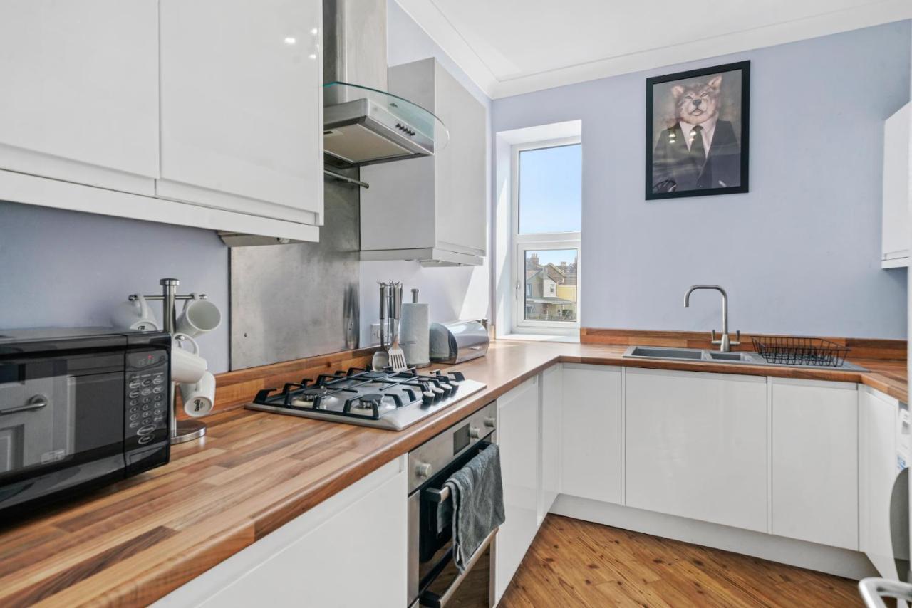 The Emerald Gem - Overlooking The Park Apartamento Bristol Exterior foto